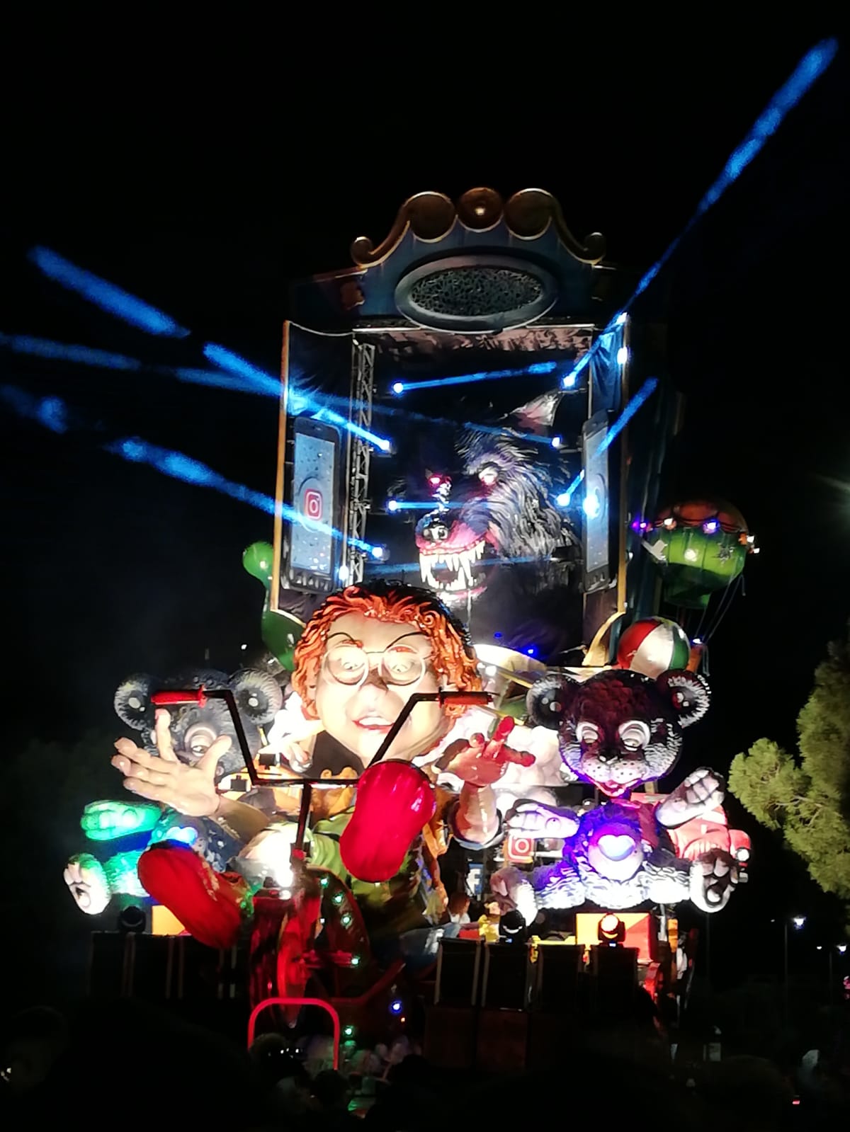 Massafra - Carri e cartapesta